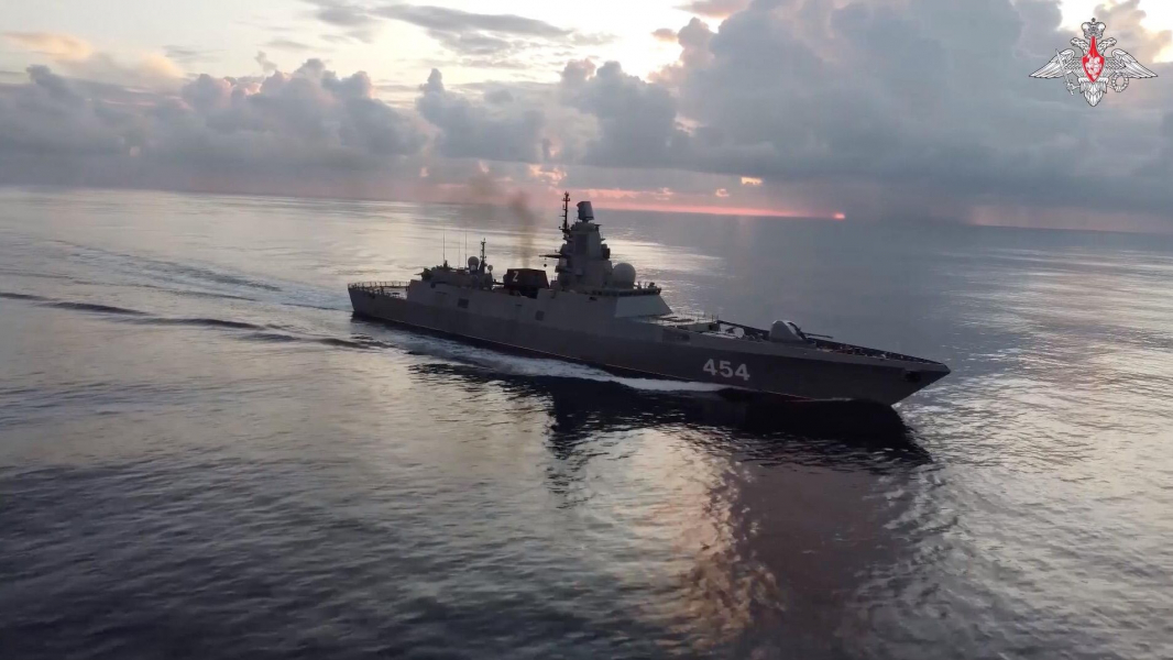 Арктическая группировка отбила удар условного противника на учениях "Океан-2024" Арктическая группировка отбила удар условного противника на учениях "Океан-2024"