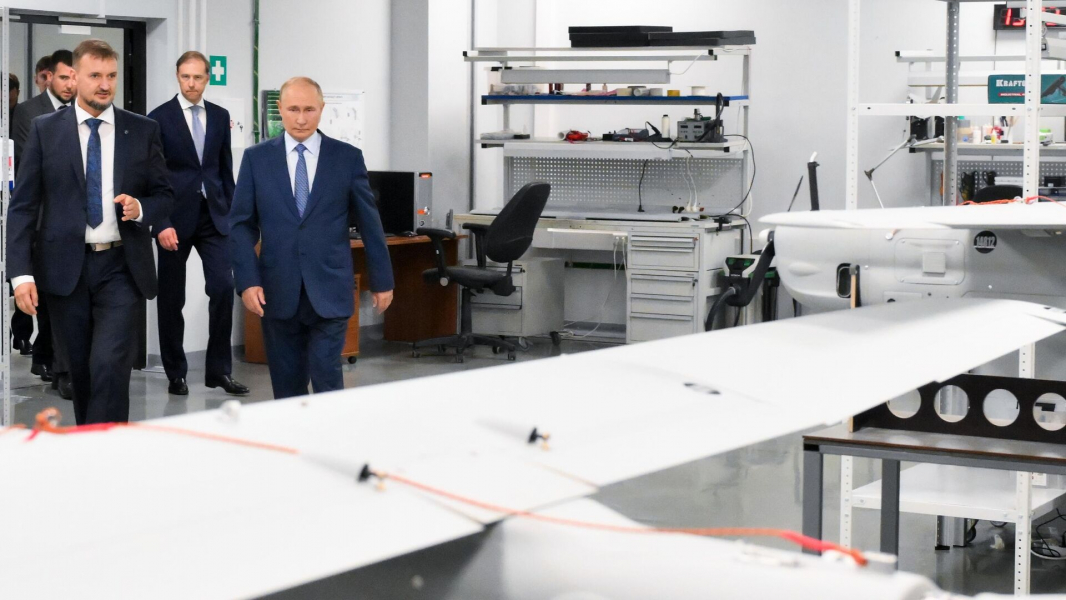 Путин: нужно сейчас решать, как задачи беспилотники будут выполнять в будущем Путин: нужно сейчас решать, как задачи беспилотники будут выполнять в будущем