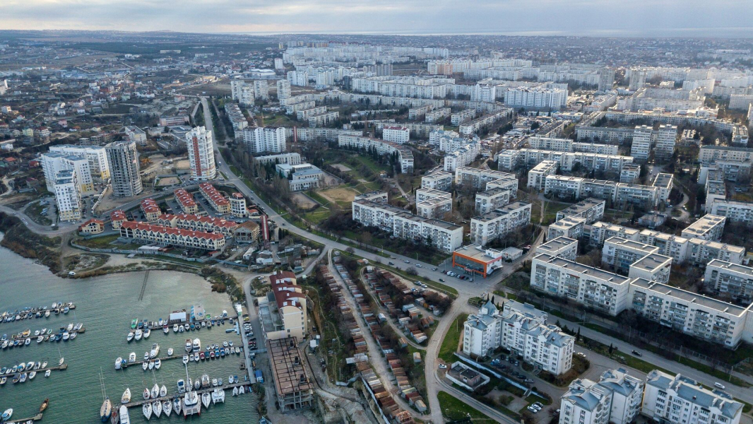 Развожаев: Черноморский флот проводит учения со стрельбой в бухтах Севастополя